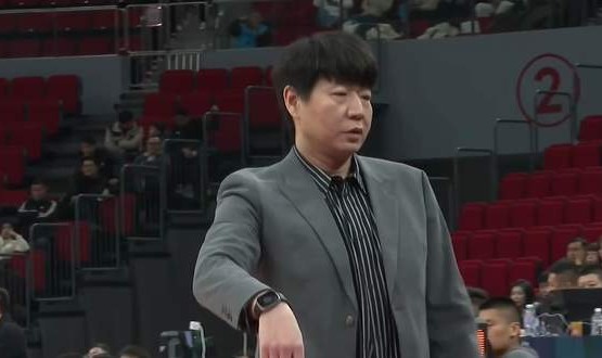 冲11连胜悬念不大，下轮打黑马是道坎，辽宁挡不住，或被宿敌终结