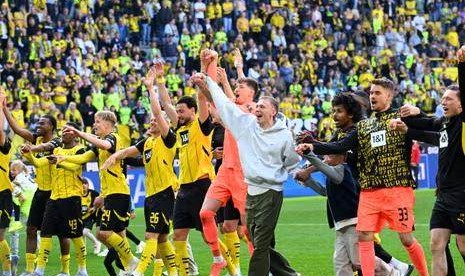 秦游夏：科学家最强追击，多特蒙德“跑步”进欧冠！