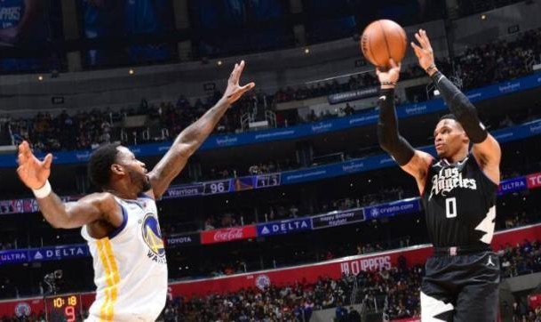 亚博体育官网-5连败到4连胜！快艇强势复苏背后：韦少自我拯救